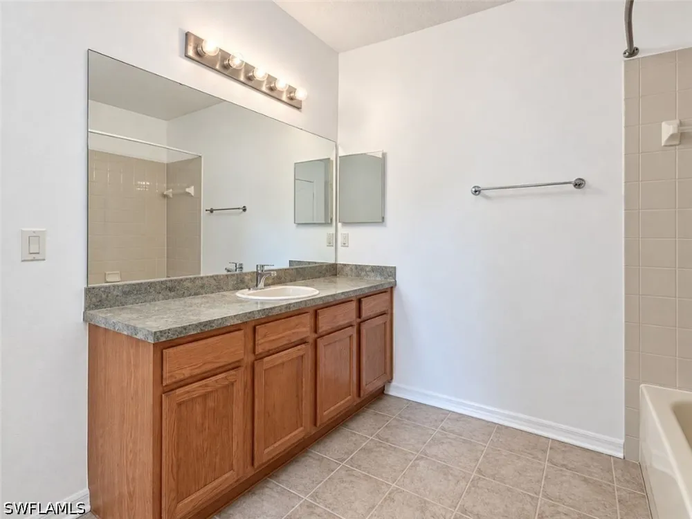 ELDERWOOD DRIVE Wesley Chapel, FL 33543