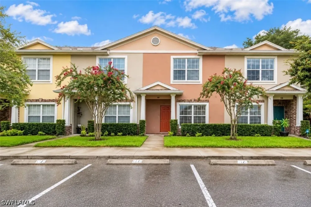 ELDERWOOD DRIVE Wesley Chapel, FL 33543