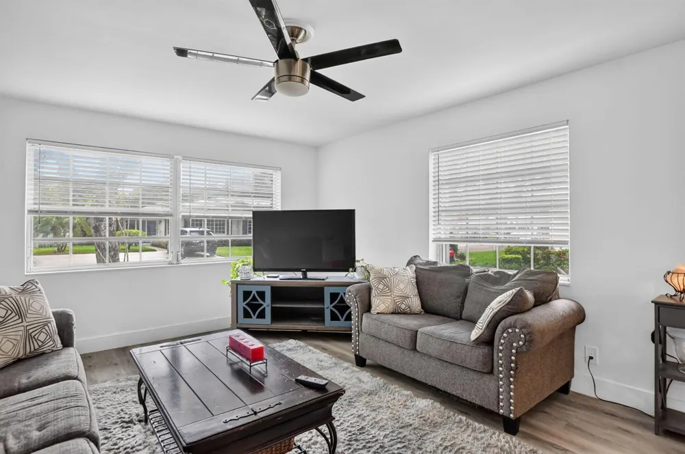 10164 S 40TH WAY S Boynton Beach, FL 33436