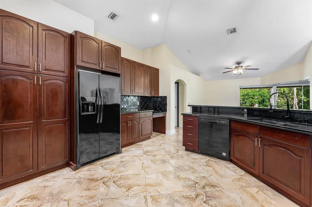 17109 MURCOTT BOULEVARD 