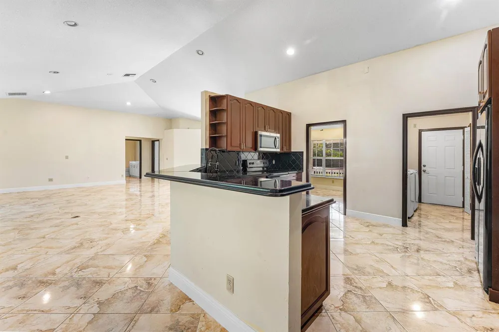 17109 MURCOTT BOULEVARD 