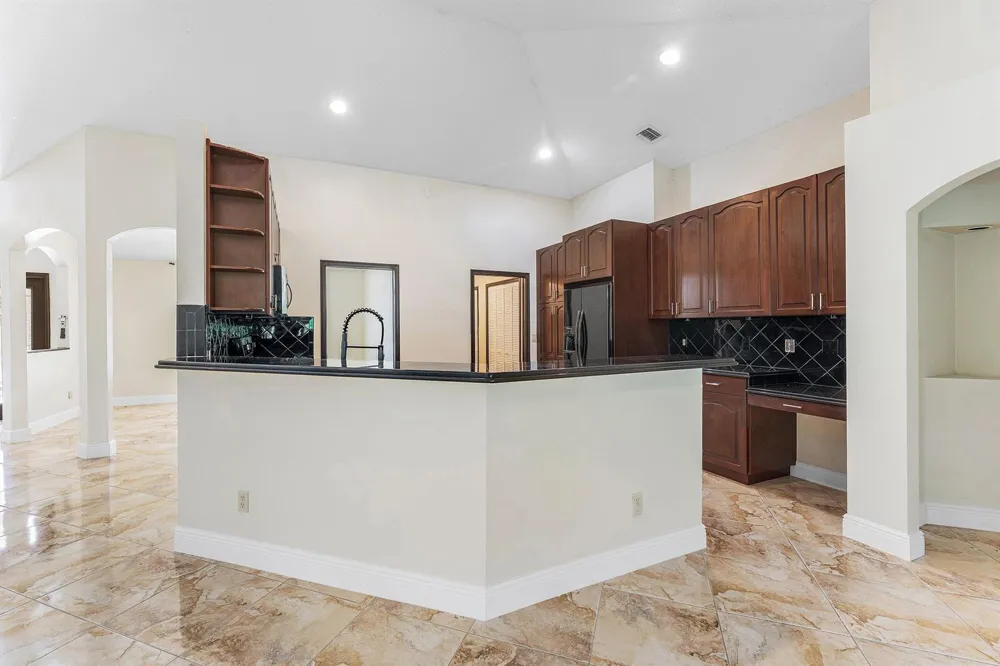 17109 MURCOTT BOULEVARD 