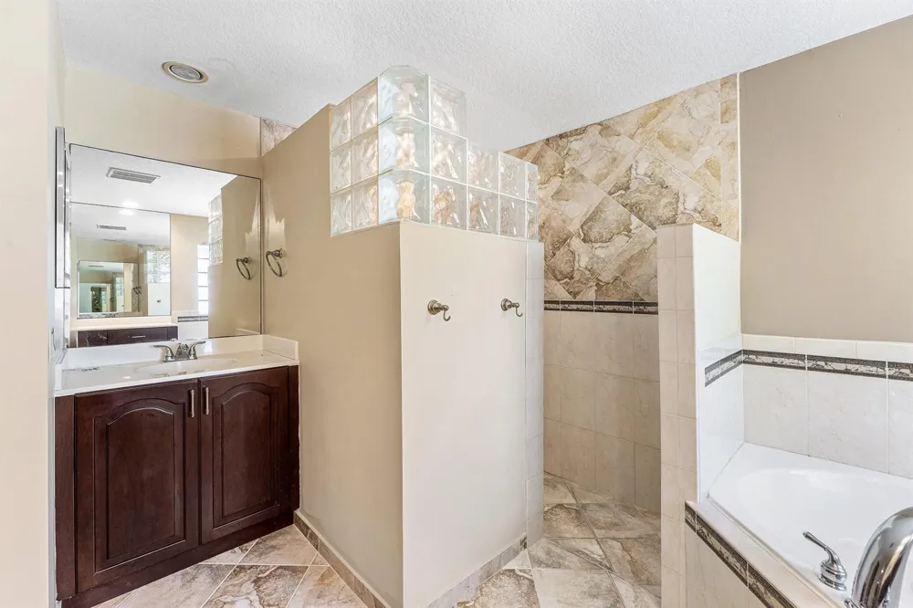 17109 MURCOTT BOULEVARD 