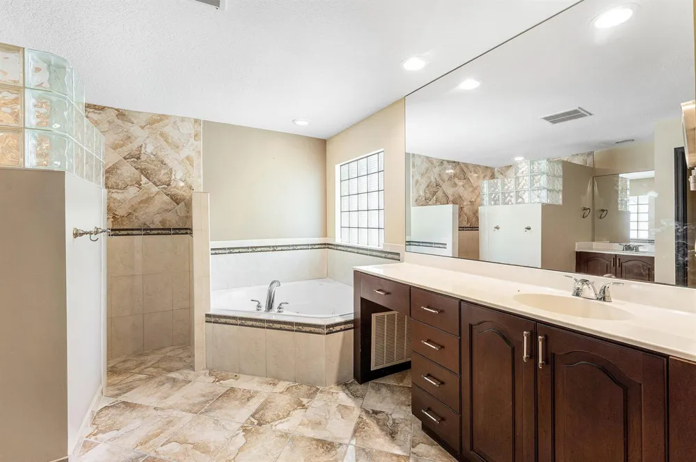 17109 MURCOTT BOULEVARD 