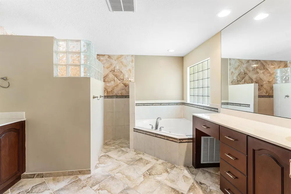 17109 MURCOTT BOULEVARD 