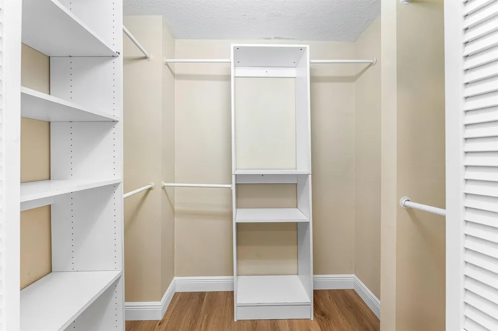 17109 MURCOTT BOULEVARD 