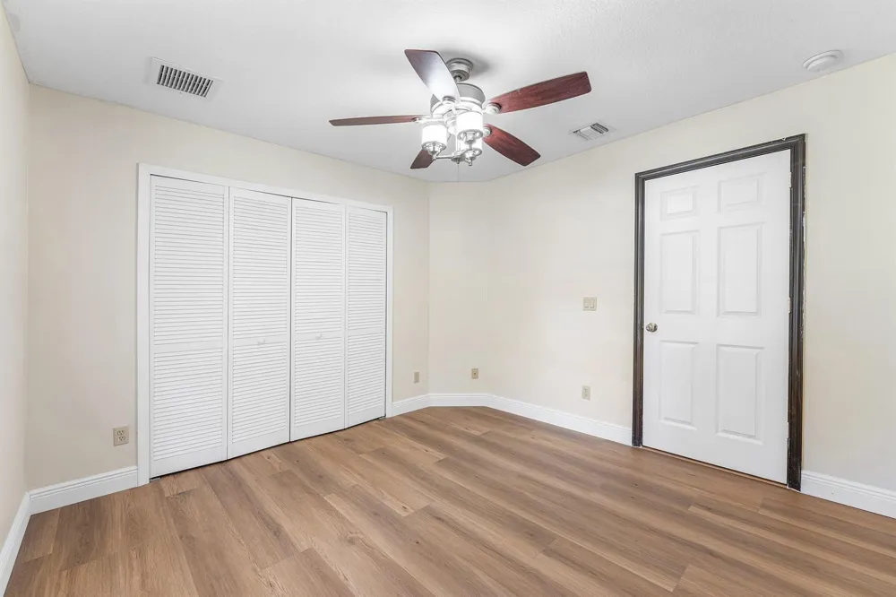 17109 MURCOTT BOULEVARD 