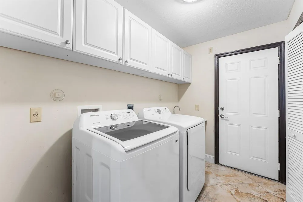 17109 MURCOTT BOULEVARD 
