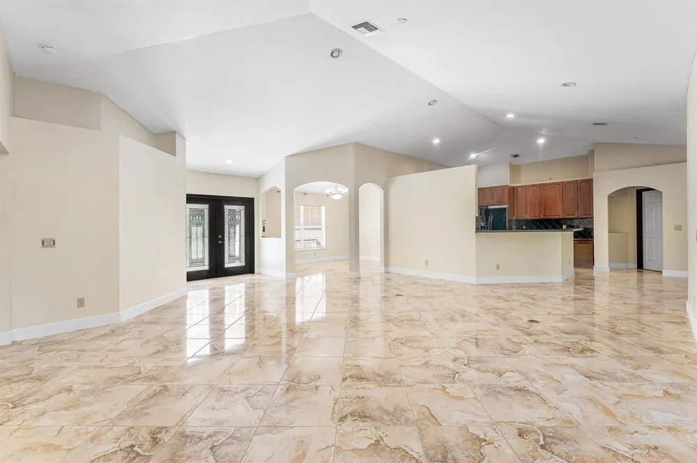 17109 MURCOTT BOULEVARD 
