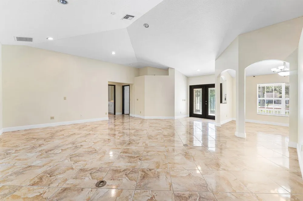 17109 MURCOTT BOULEVARD 