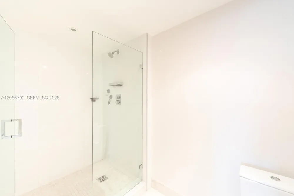 199 Ocean Lane Dr #206 Key Biscayne, FL 33149