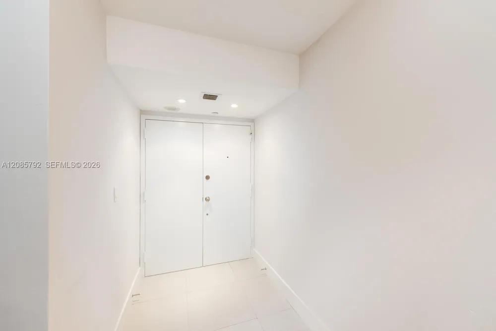 199 Ocean Lane Dr #206 Key Biscayne, FL 33149