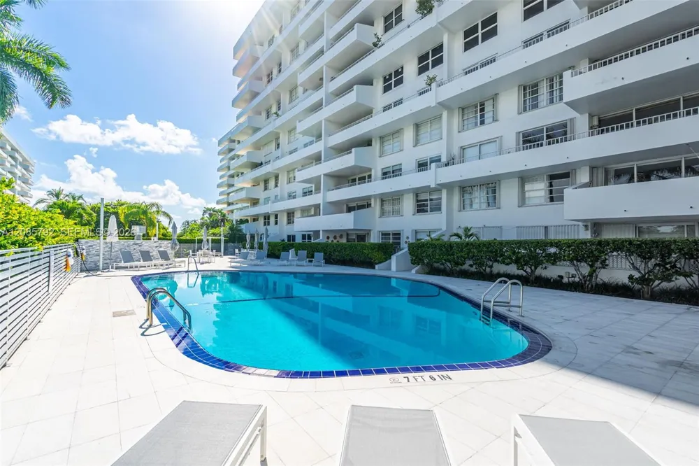 199 Ocean Lane Dr #206 Key Biscayne, FL 33149