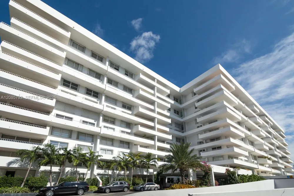 199 Ocean Lane Dr #206 Key Biscayne, FL 33149