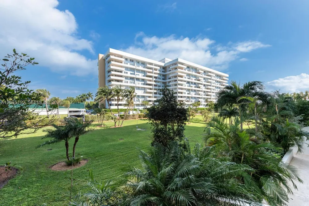199 Ocean Lane Dr #206 Key Biscayne, FL 33149