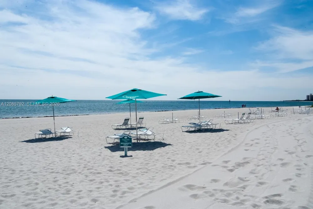 199 Ocean Lane Dr #206 Key Biscayne, FL 33149