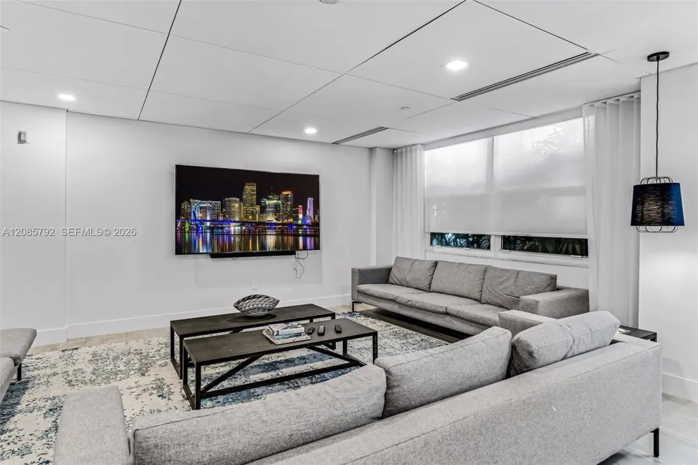 199 Ocean Lane Dr #206 Key Biscayne, FL 33149