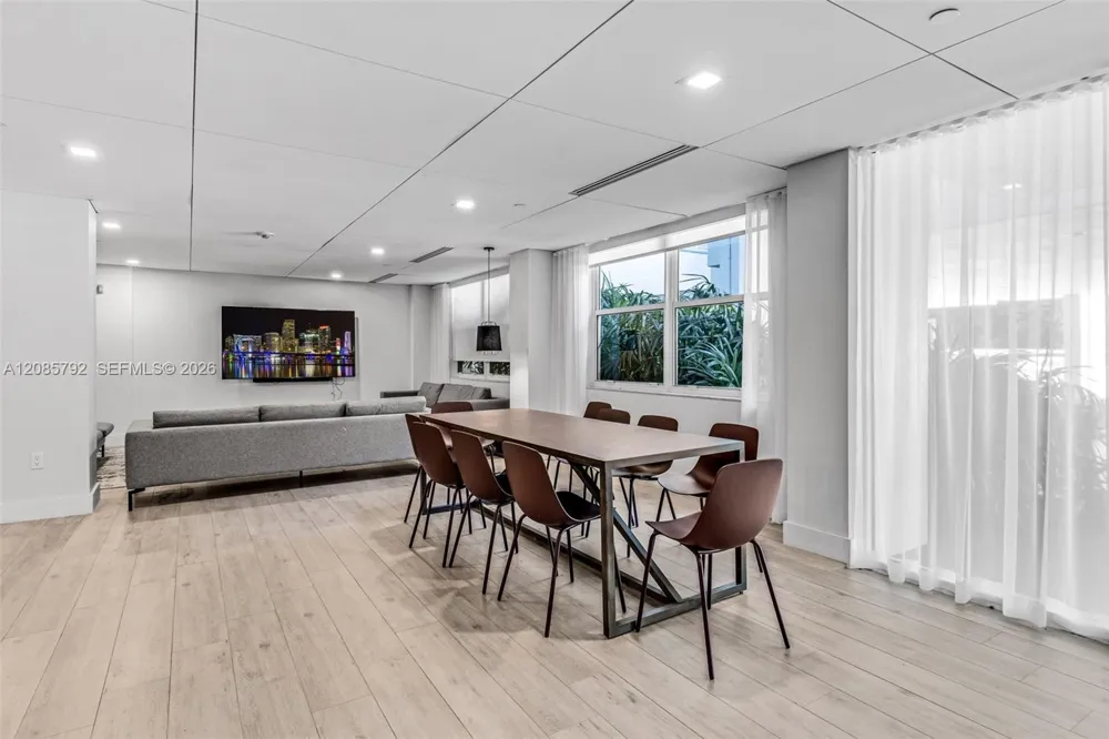 199 Ocean Lane Dr #206 Key Biscayne, FL 33149