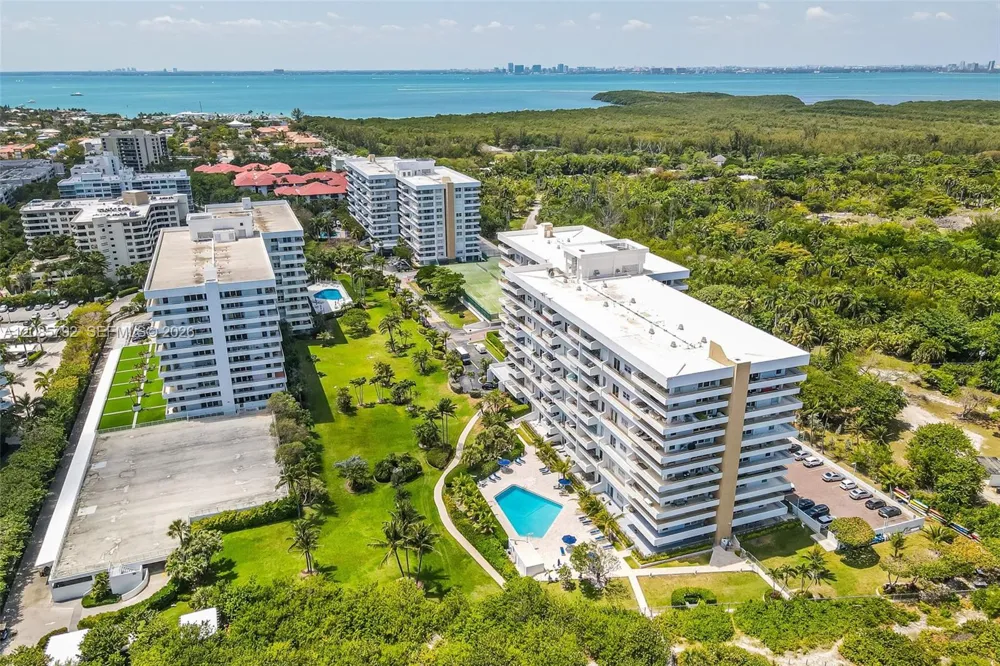199 Ocean Lane Dr #206 Key Biscayne, FL 33149