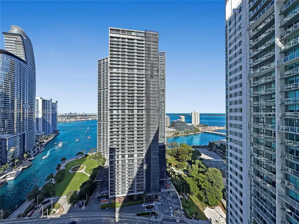 77 SE 5th St #2814 Miami, FL 33131