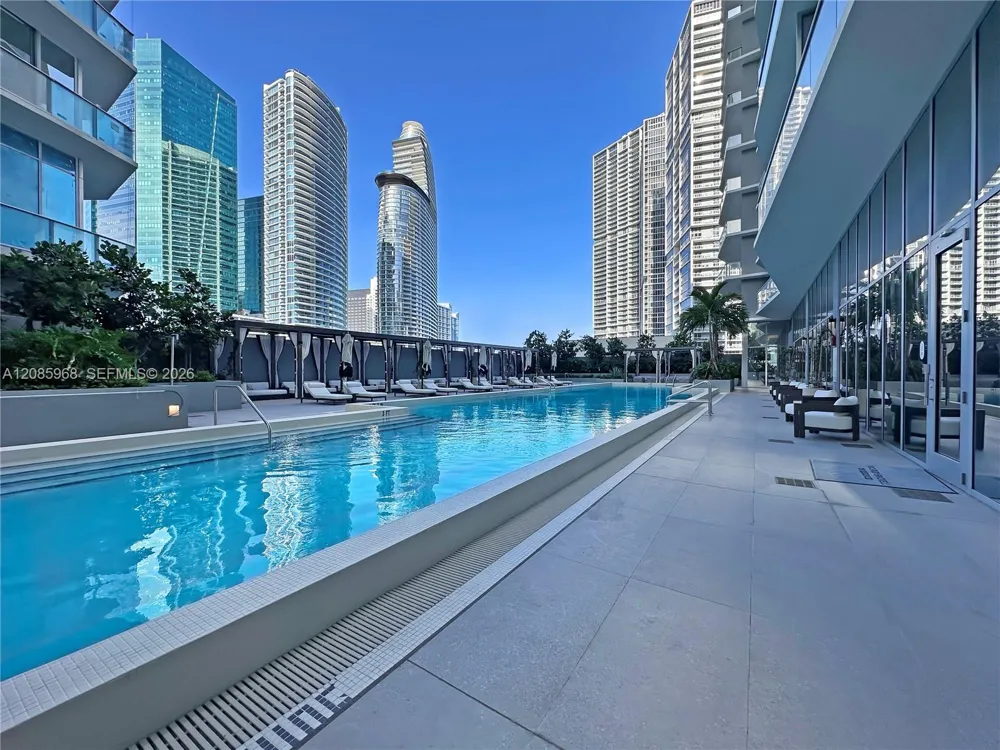 77 SE 5th St #2814 Miami, FL 33131