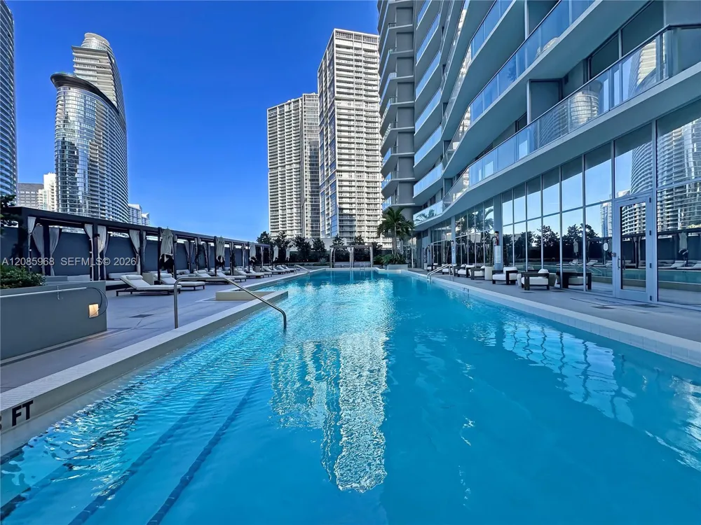 77 SE 5th St #2814 Miami, FL 33131