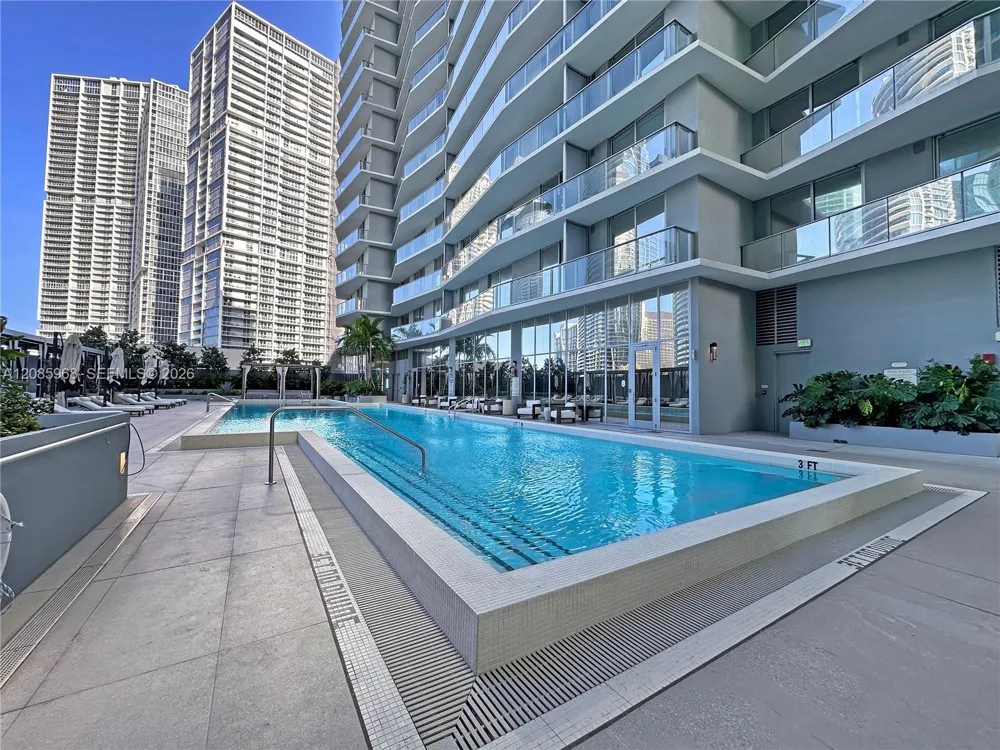 77 SE 5th St #2814 Miami, FL 33131