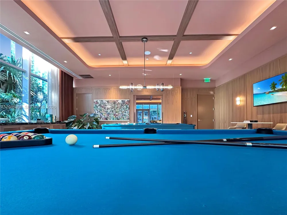 77 SE 5th St #2814 Miami, FL 33131