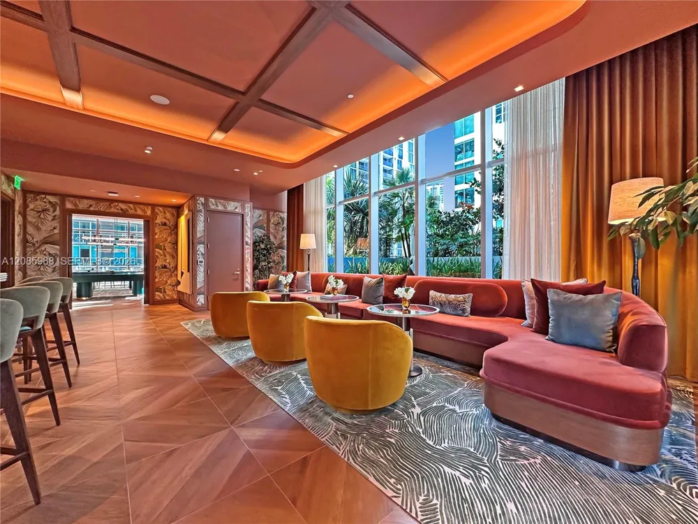 77 SE 5th St #2814 Miami, FL 33131