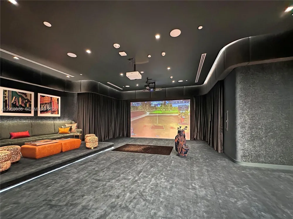 77 SE 5th St #2814 Miami, FL 33131