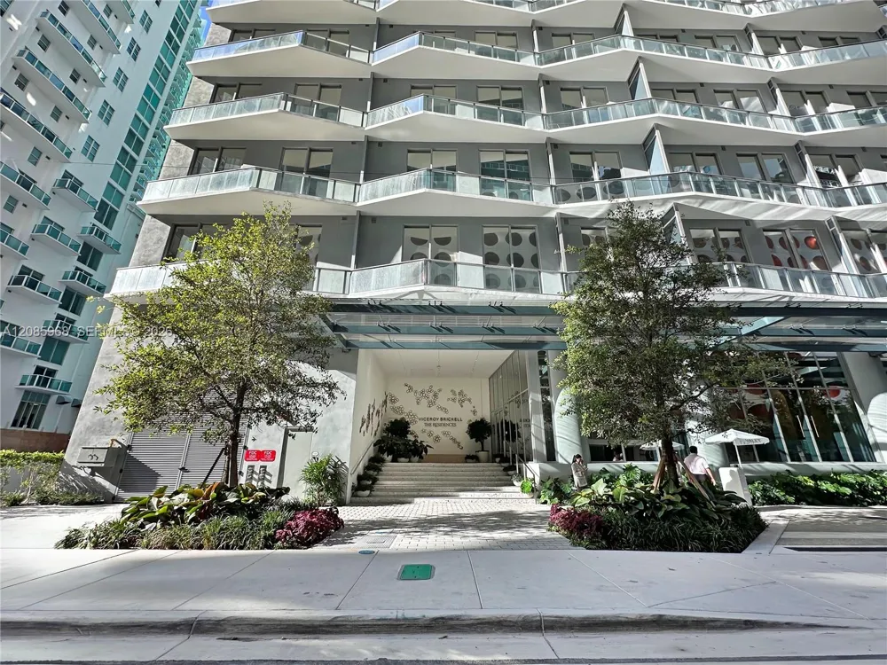 77 SE 5th St #2814 Miami, FL 33131
