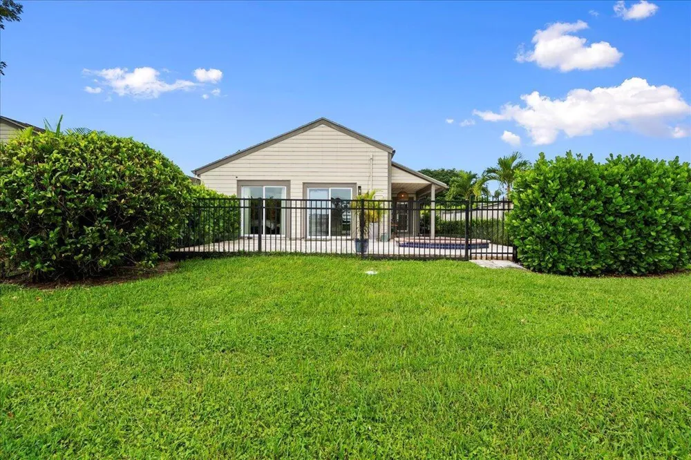 2542 Bedford Mews Drive Wellington, FL 33414