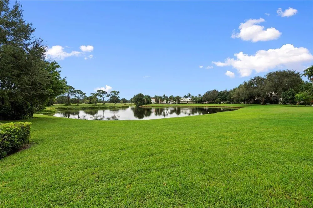 2542 Bedford Mews Drive Wellington, FL 33414