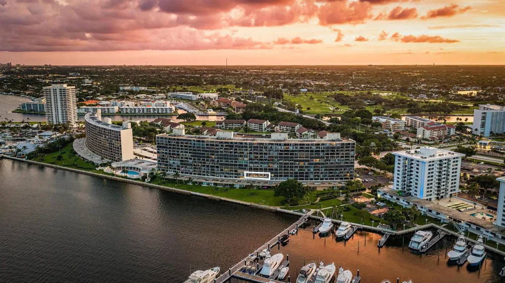 134 LAKESHORE DRIVE #316 North Palm Beach, FL 33408