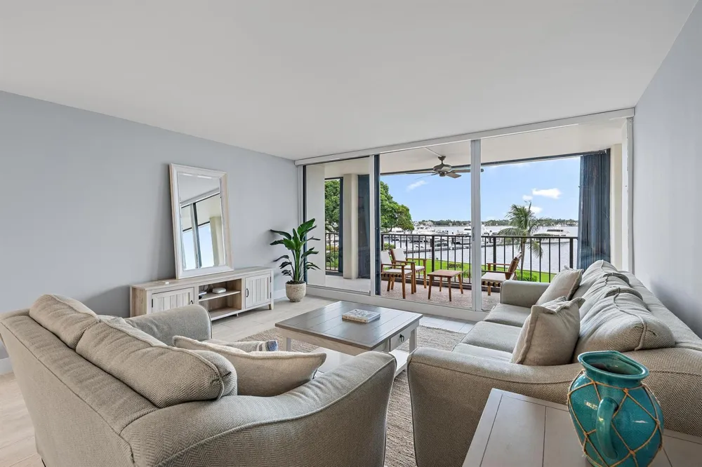 134 LAKESHORE DRIVE #316 North Palm Beach, FL 33408