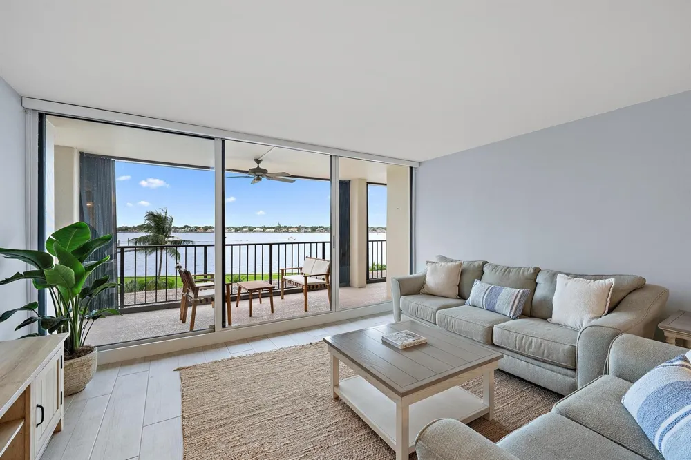 134 LAKESHORE DRIVE #316 North Palm Beach, FL 33408