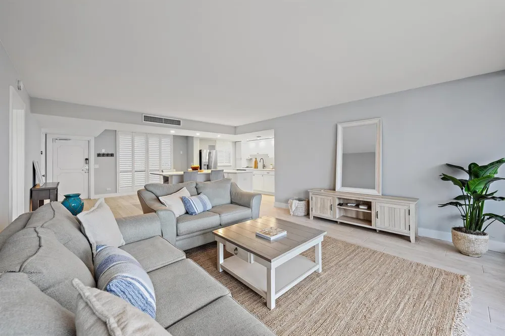 134 LAKESHORE DRIVE #316 North Palm Beach, FL 33408