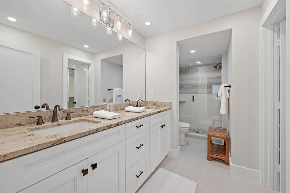 134 LAKESHORE DRIVE #316 North Palm Beach, FL 33408