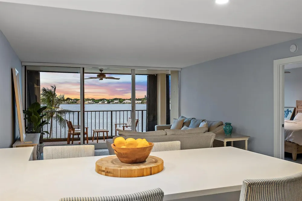 134 LAKESHORE DRIVE #316 North Palm Beach, FL 33408