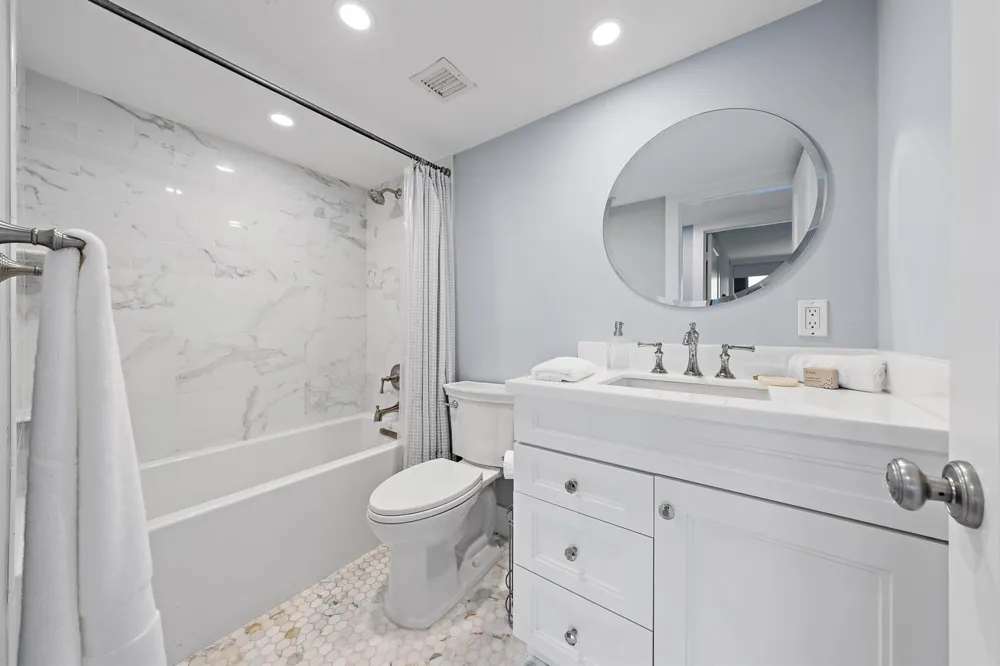 134 LAKESHORE DRIVE #316 North Palm Beach, FL 33408
