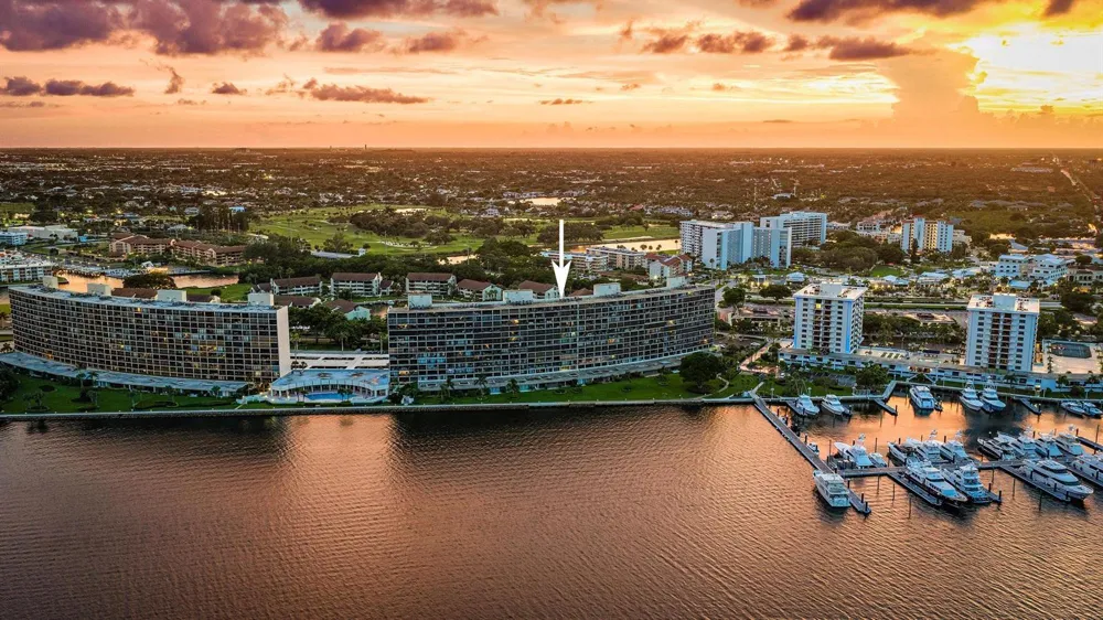 134 LAKESHORE DRIVE #316 North Palm Beach, FL 33408