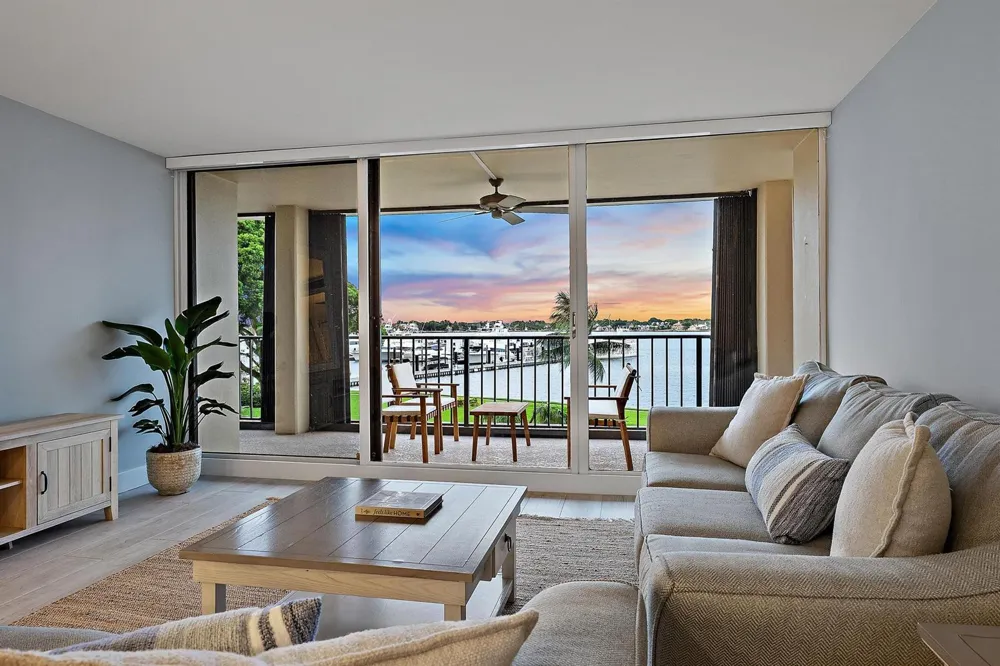 134 LAKESHORE DRIVE #316 North Palm Beach, FL 33408