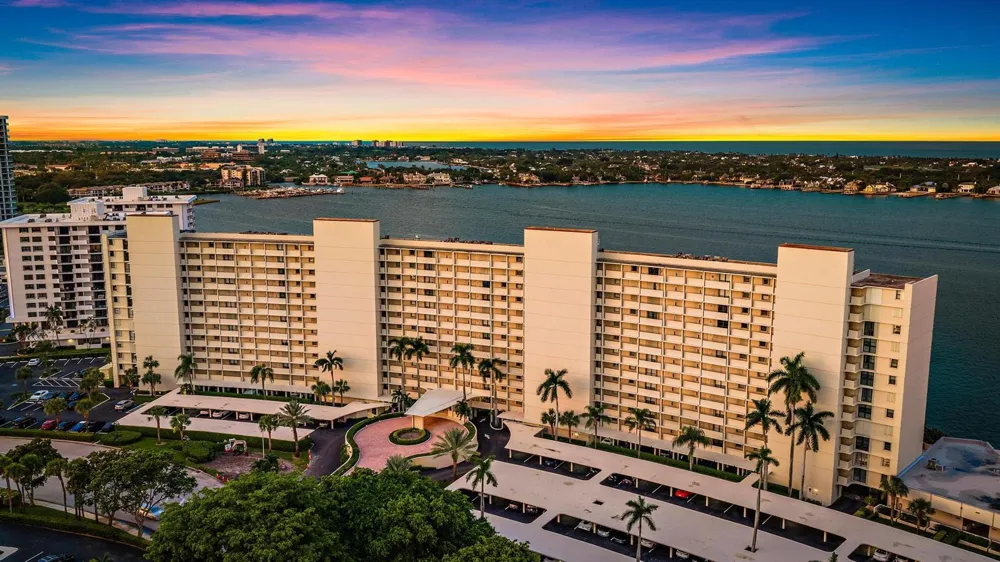 134 LAKESHORE DRIVE #316 North Palm Beach, FL 33408