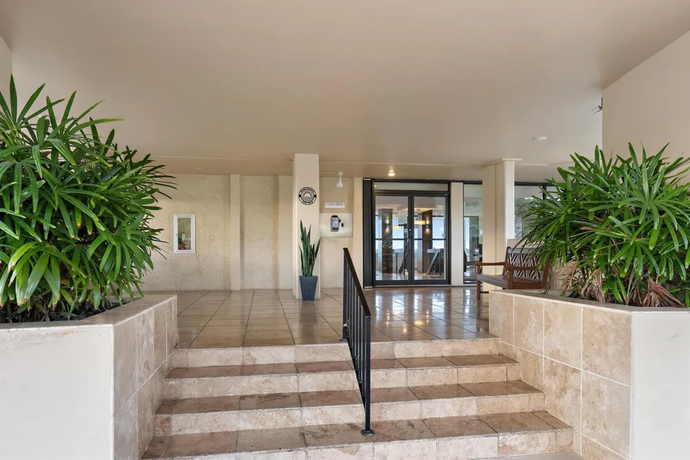 134 LAKESHORE DRIVE #316 North Palm Beach, FL 33408