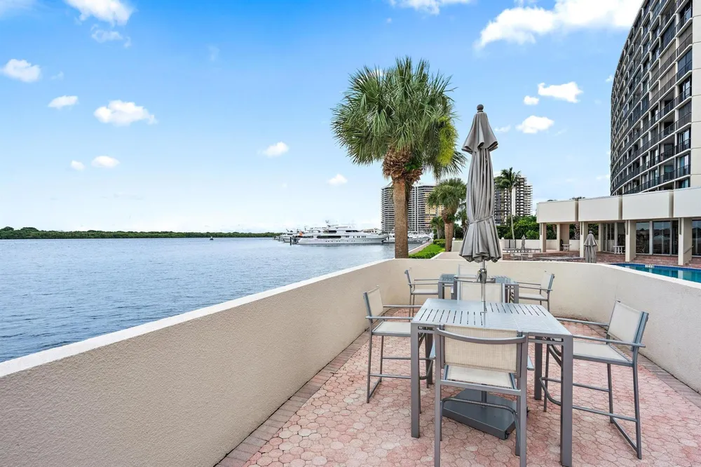 134 LAKESHORE DRIVE #316 North Palm Beach, FL 33408