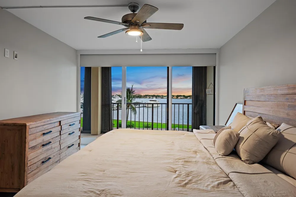 134 LAKESHORE DRIVE #316 North Palm Beach, FL 33408