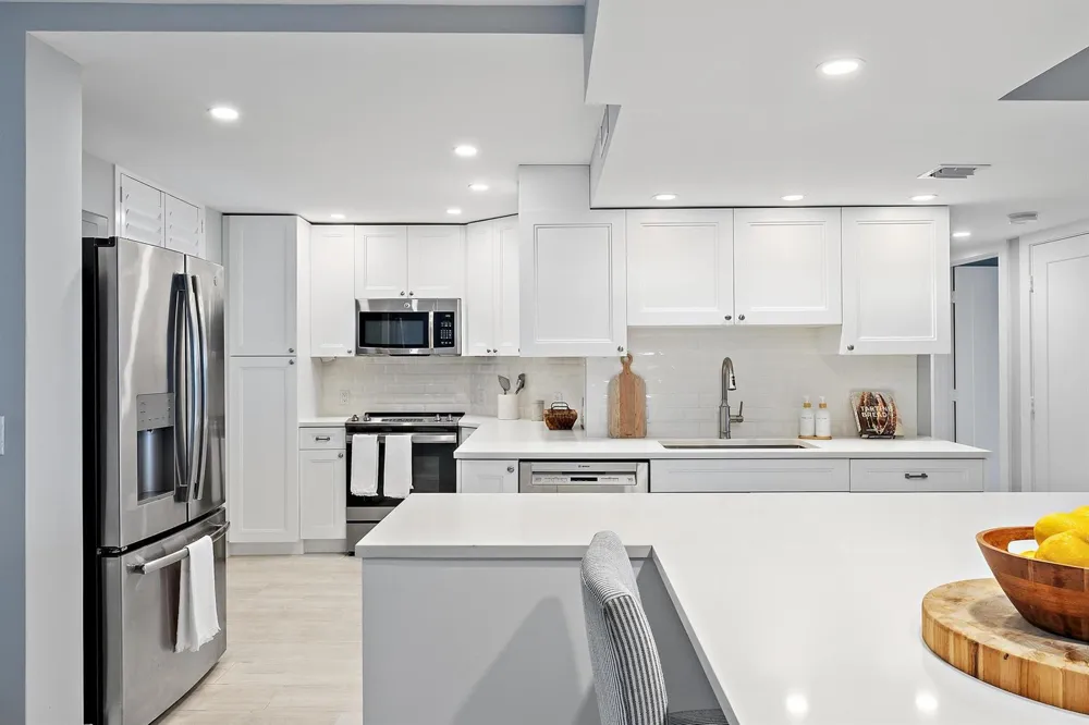 134 LAKESHORE DRIVE #316 North Palm Beach, FL 33408