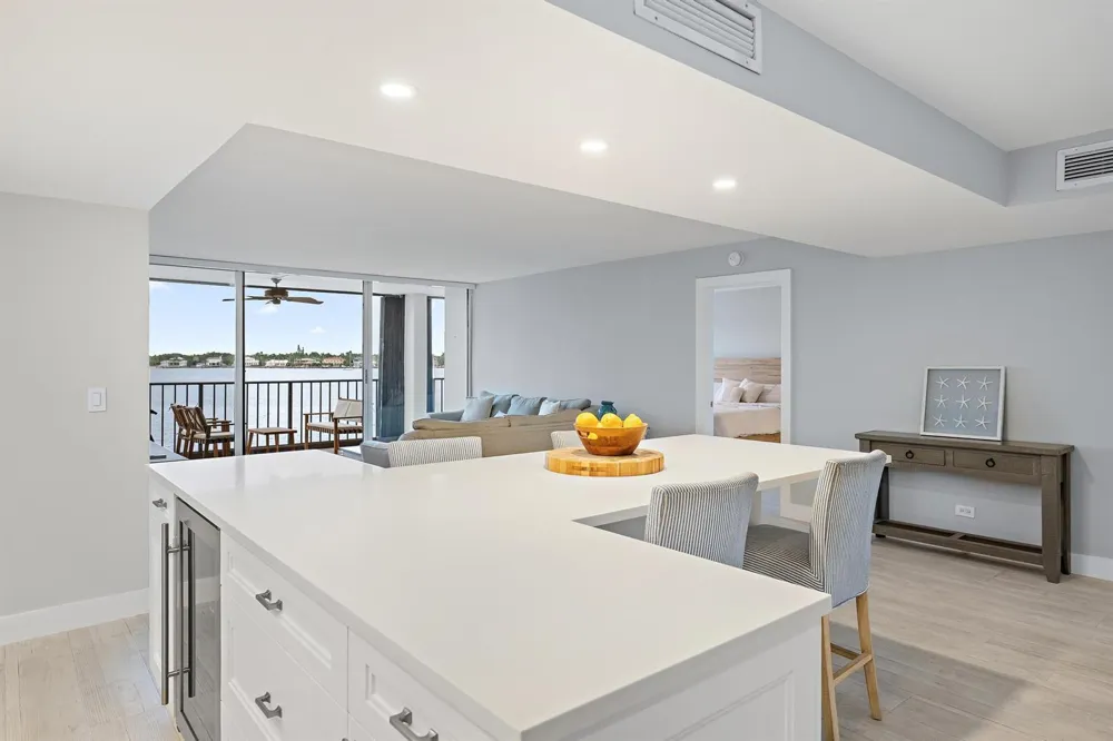 134 LAKESHORE DRIVE #316 North Palm Beach, FL 33408