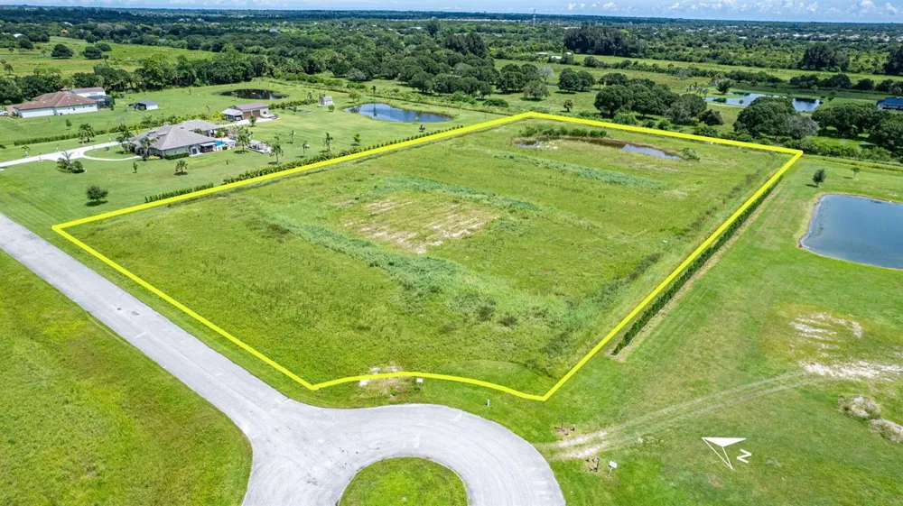 600 65TH AVENUE SW Vero Beach, FL 32968