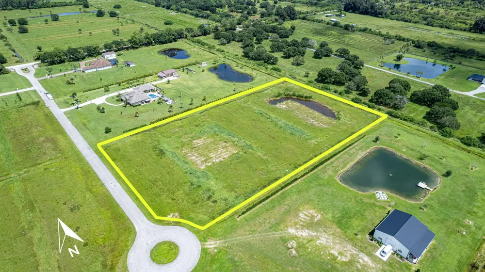 600 65TH AVENUE SW Vero Beach, FL 32968